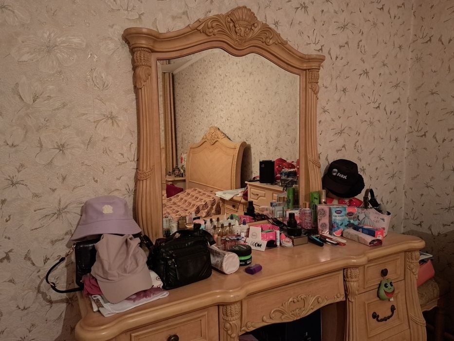 Спальный гарнитур