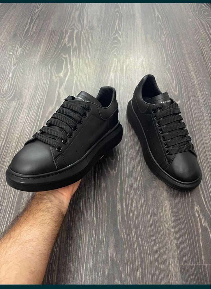 Alexander McQueen Full black