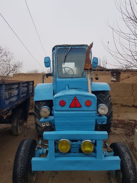 TTZ 28 traktor tirkamasi bn birga sotiladi yuradi
