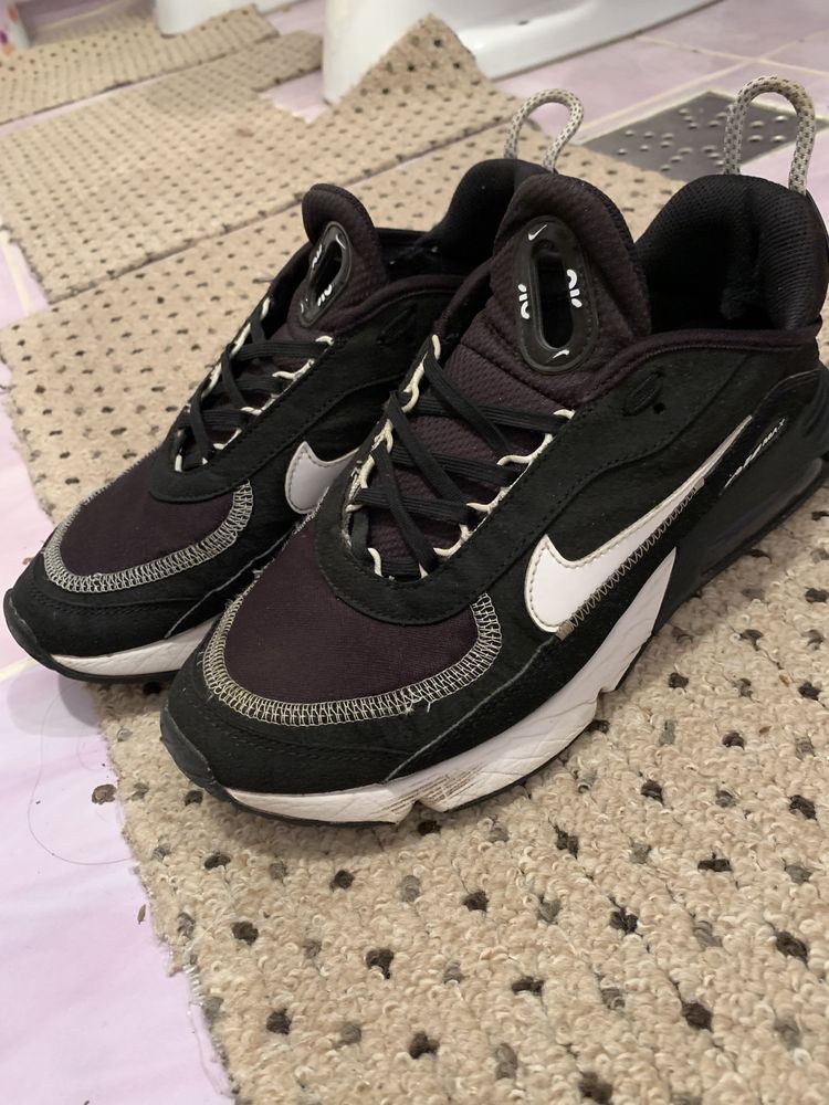 Vând Nike AIR MAX 2090 ediție specială