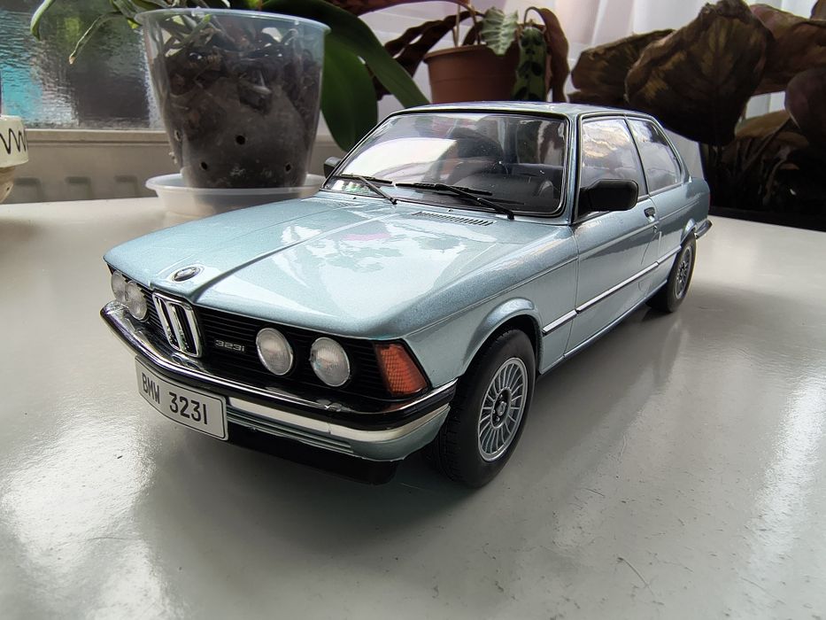 Machetă BMW 323i solido 1/18