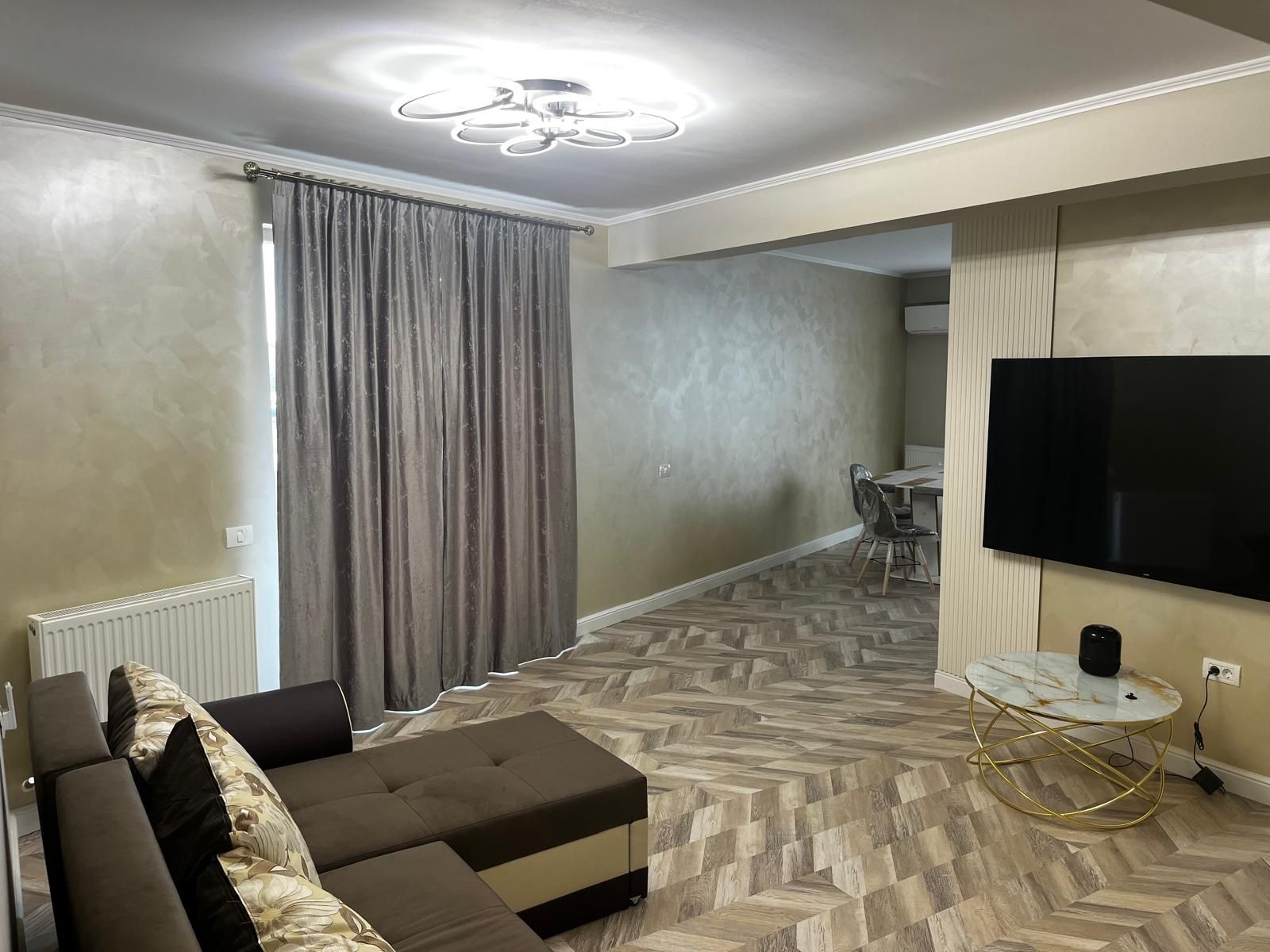 Apartament nou de închiriat/ Palazu Mare