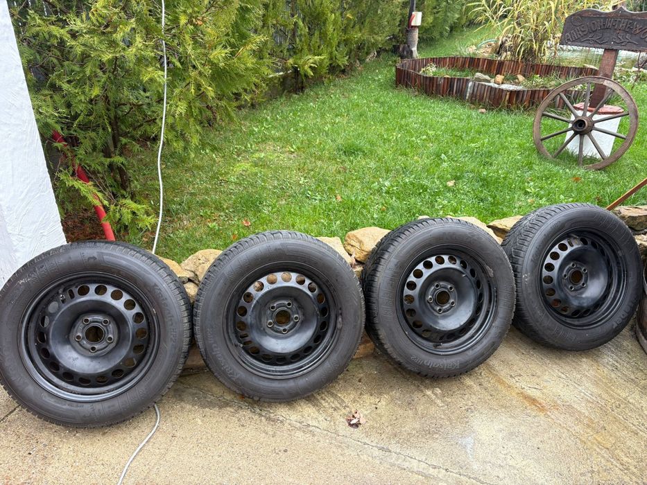 205/60 R16 set anvelope iarna + jante + capace