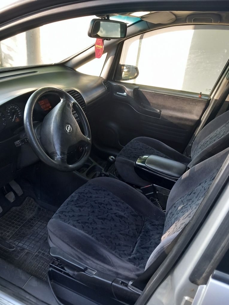 Opel zafira an 2002