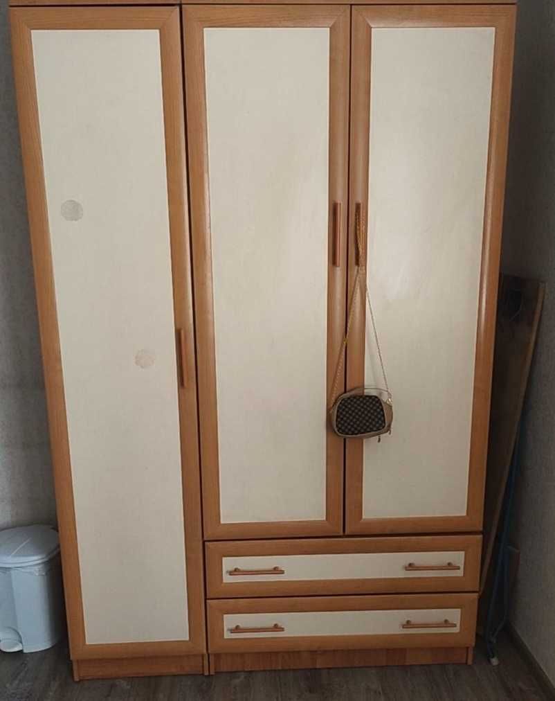 Продается шкаф в хорошем состоянии