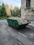 Containere evacuări moloz gunoi deșeuri