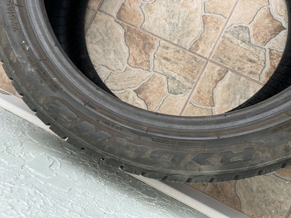 Продам зимние шины липучка