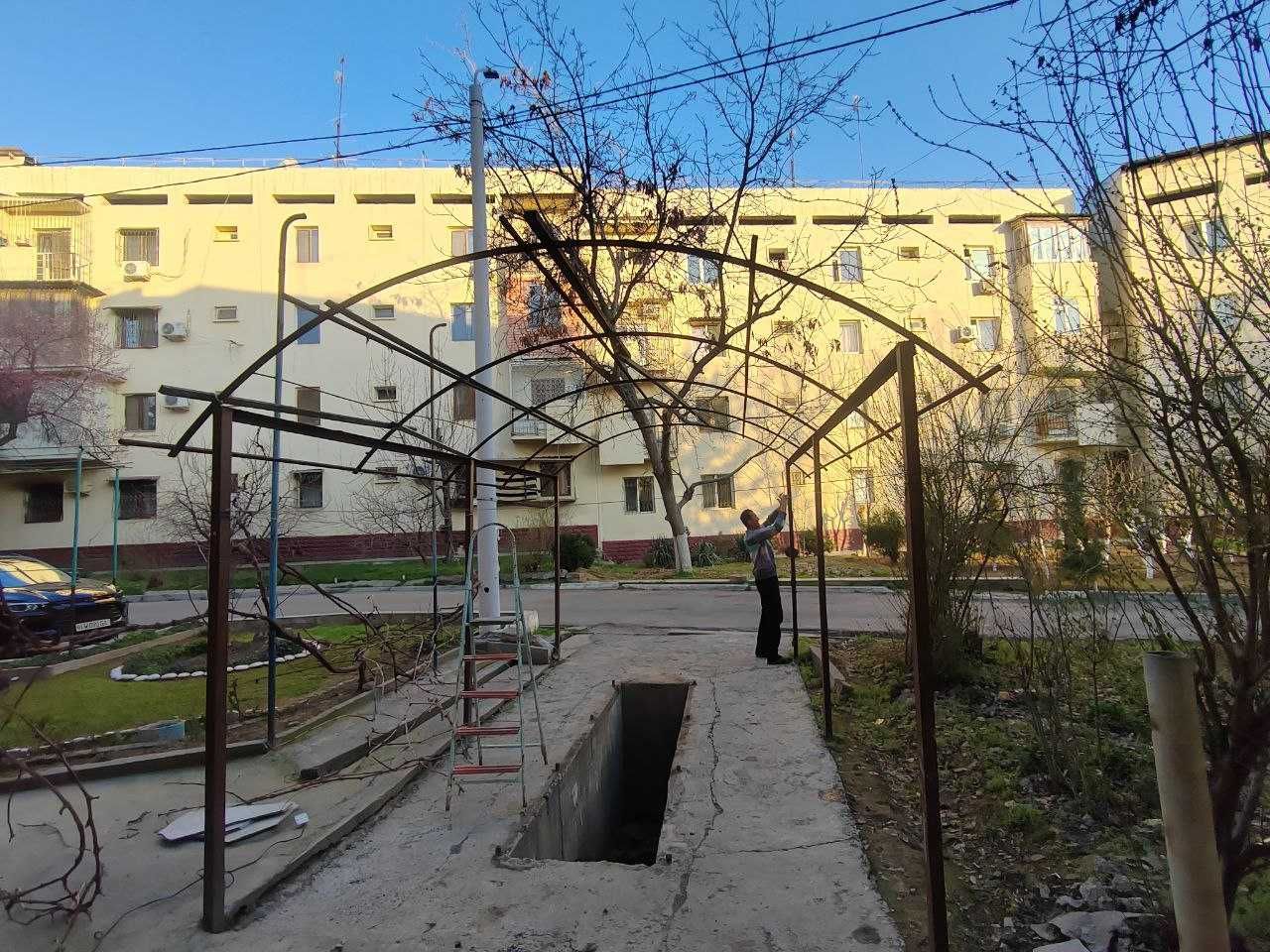продам навес из металла с профнастилом