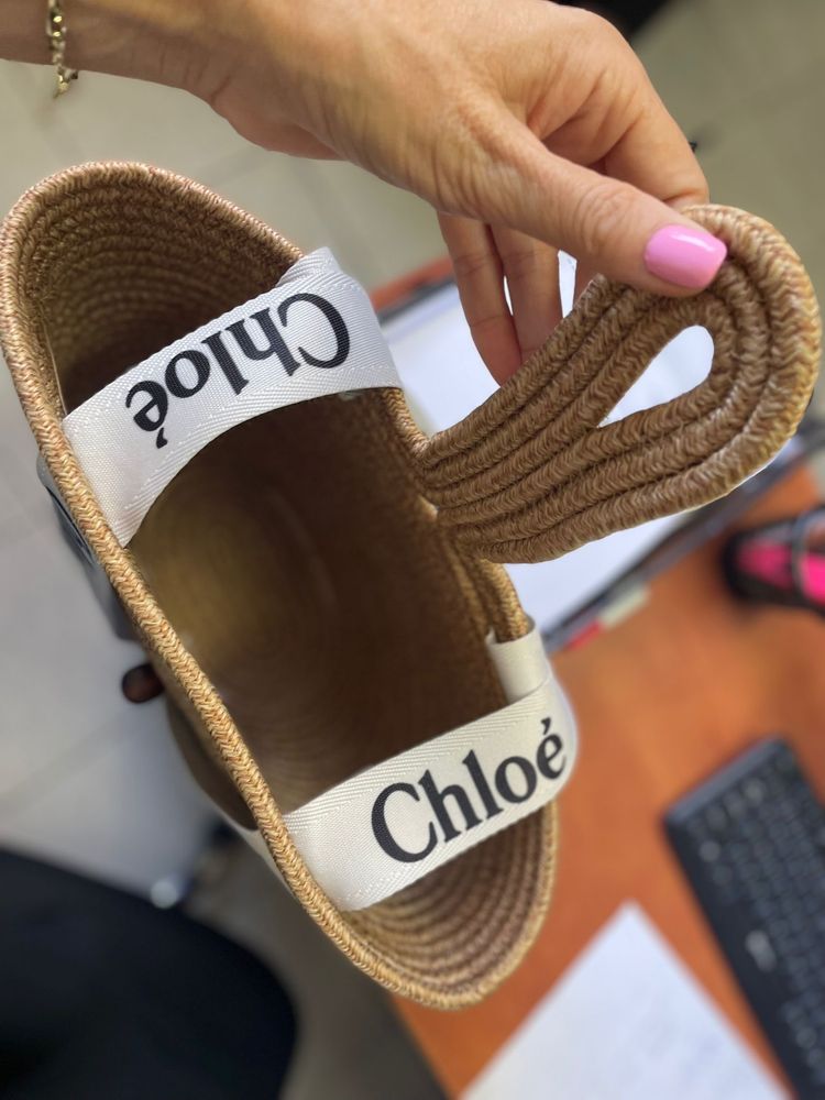 Poseta Chloe noua