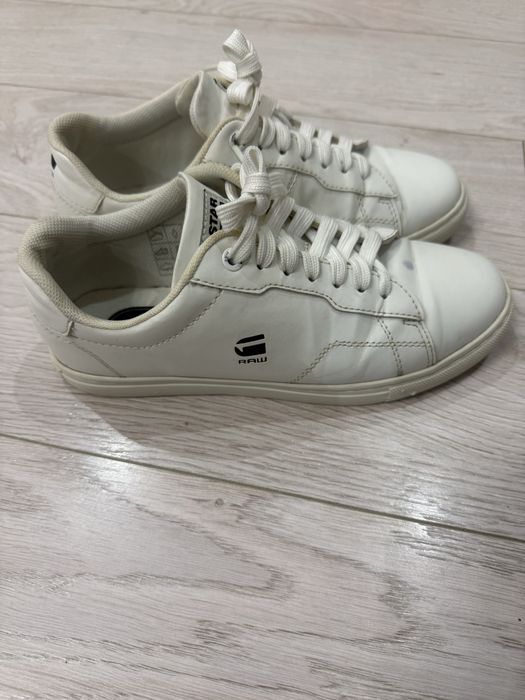 Дамски кожени обувки RAW