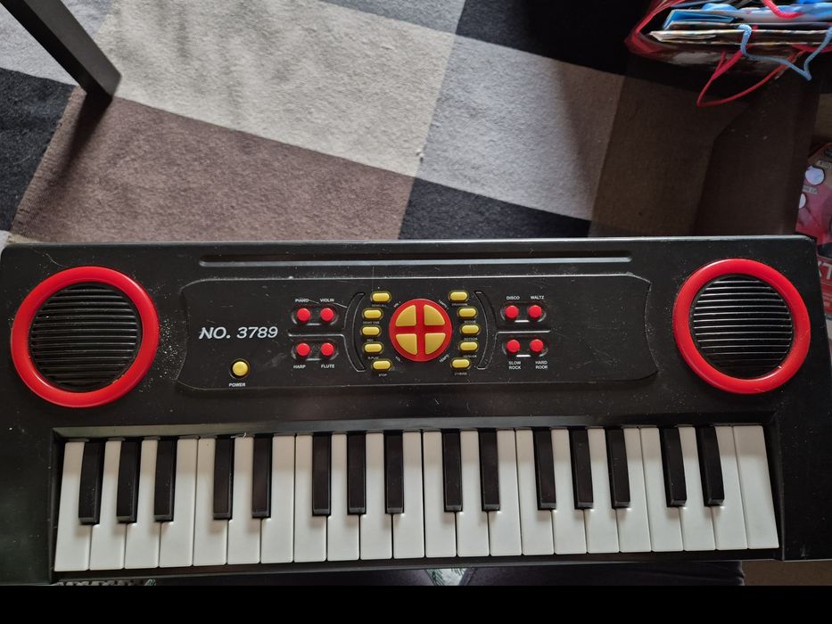 Детско пиано синтезатор