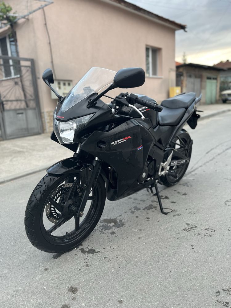Honda CBR 125R 2016