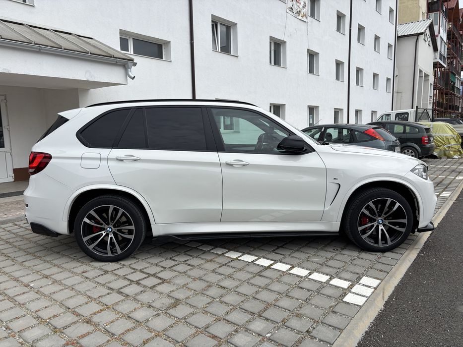 Vand bmw x5 f15 M stare inpecabila cu distributie schimbată si garanti