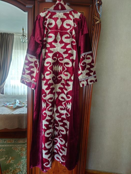 Продается шикарный, дизайнерский чапан из бахмаля