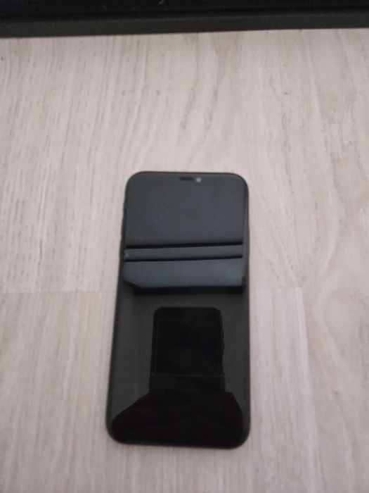 Пподам б/у Айфон 11