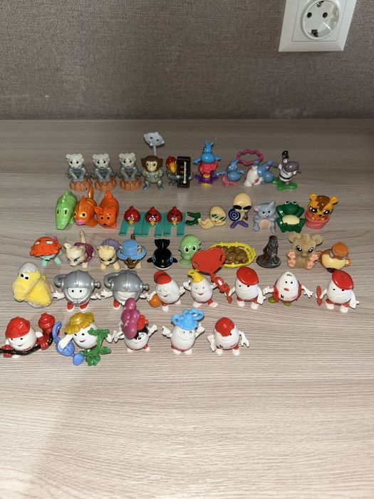 Киндеры игрушки продам