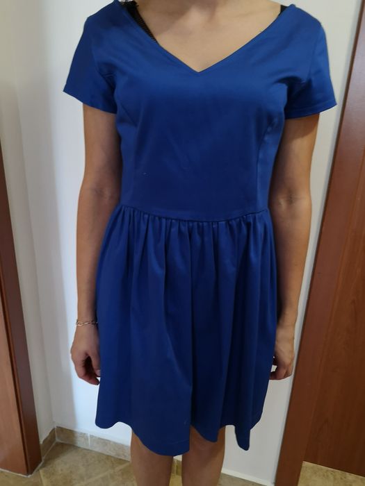 Продавам дамска къса синя рокля