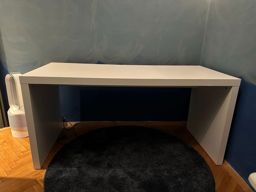 Бюро с подвижен плот Ikea MALM