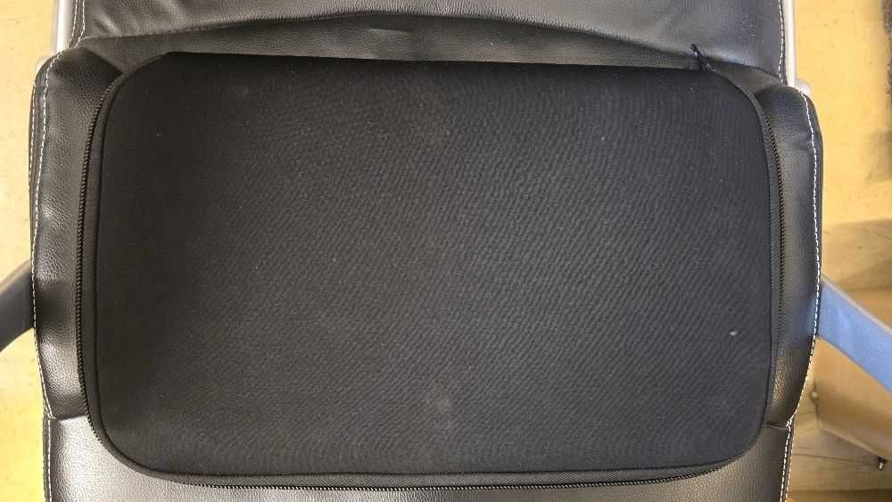 Vand laptop Toshiba Satellite C50 -A-11F pentru piese