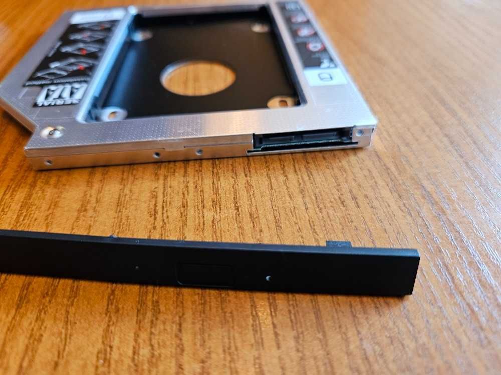Адаптер/Caddy за SSD/HDD кутия/чекмедже за втори диск 9.5мм или 12.7мм