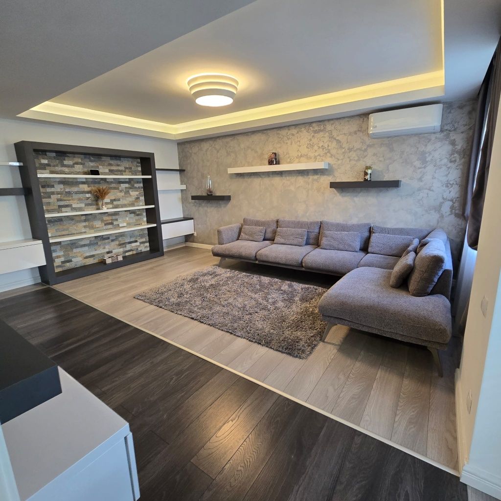 Apartament 3 camere mobilat si utilat de lux, et. 1 ,trilateral + boxa