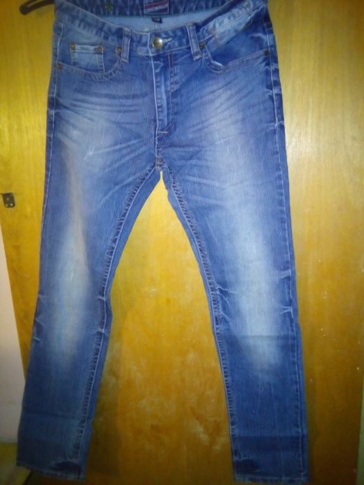 Vand Blugi baieti slim produs de calitate noi import.32/32