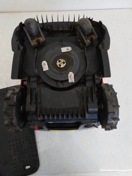 Robot de tuns iarba YARD FORCE COMPACT 400RiS, 400 mp