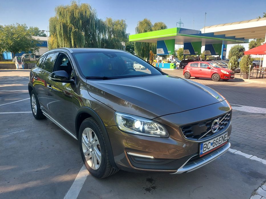 Volvo V60 Cross Country 2018 2.0 tdi 150 cp