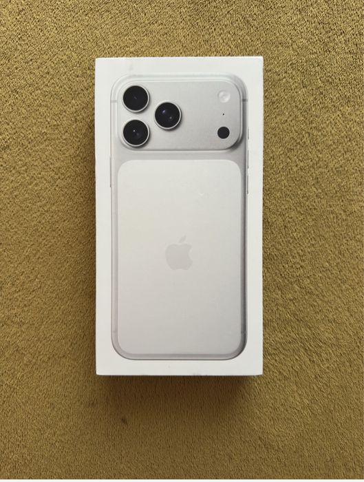 Vând Iphone 17 pro max Silver 256GB