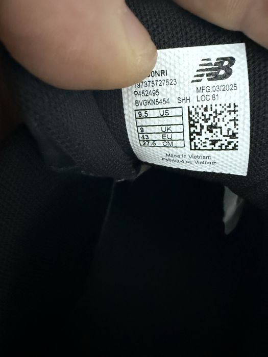 Adidasi New Balance 9060 marimea 43 noi, originali