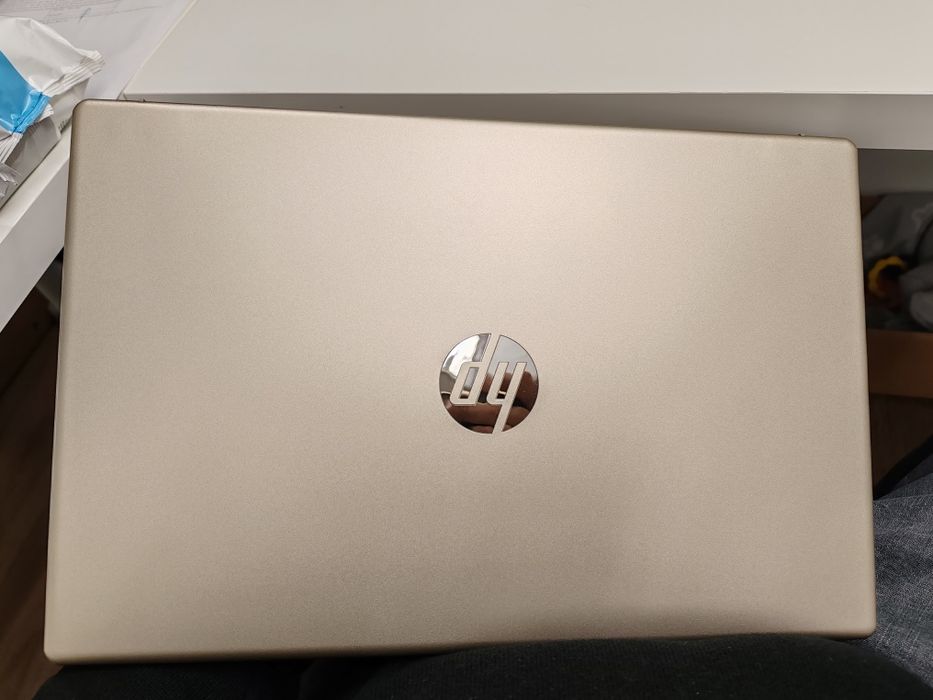 Laptop HP 15-FC0023NQ auriu la cutie FULL BOX cu factură cod 1087