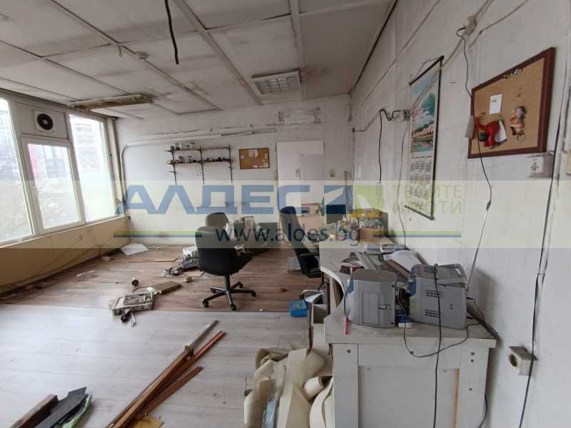 Дава се под наем Промишлена сграда в София, Център - 400 кв.м за 1600 € - Снимка #4