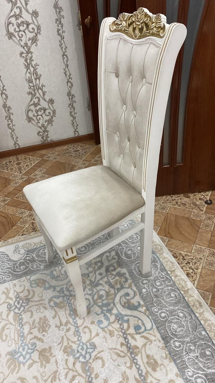 Стулья для гостиной 6 штук