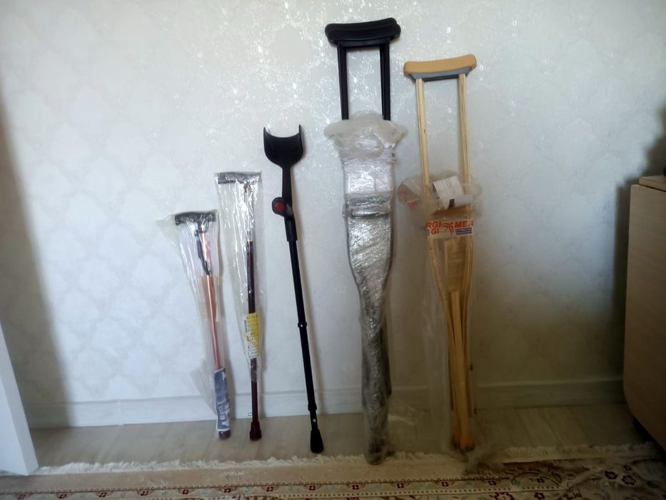 Продам костыли новые