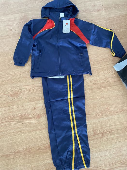 Vând haine noi/ cu eticheta/ diverse