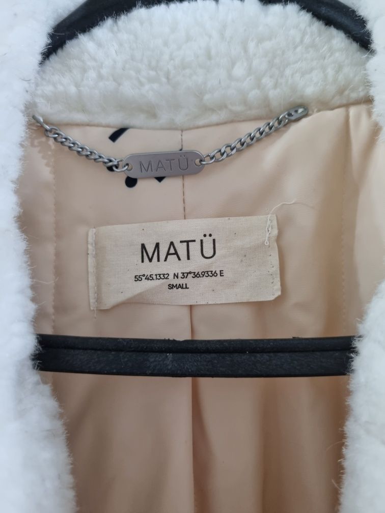 Продам белую шубу Matu