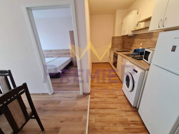 Дава се под наем Четиристаен апартамент в Варна, Левски - 100 кв.м за 765 € - Снимка #2