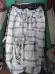 Pantaloni scurti diferite modele, diferite numere