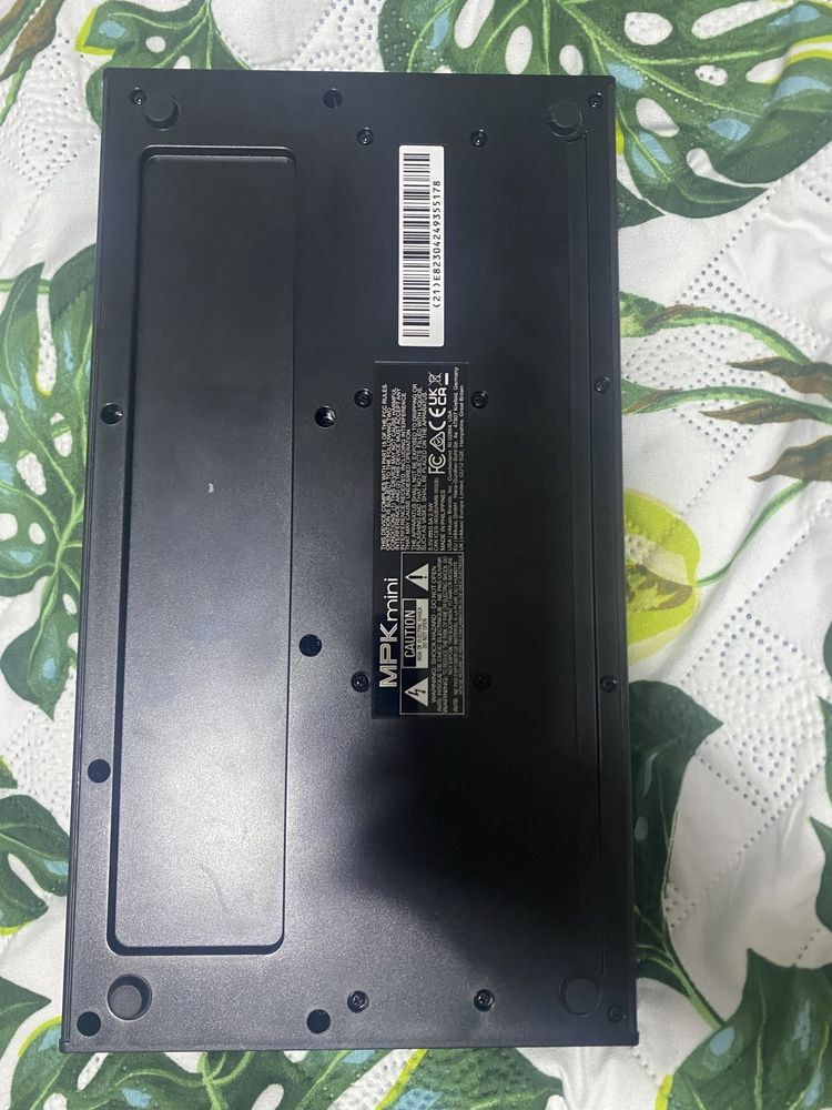 MIDI-клавиатура AKAI MPK Mini MKIII черный
