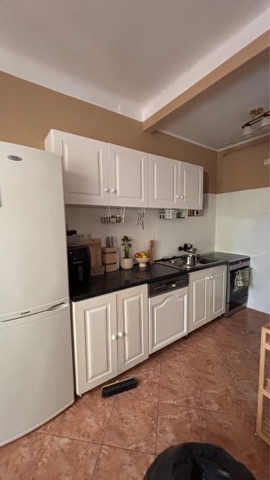 Casă de închiriat cu 4 camere, zona Dâmbu / Tudor - cu curte comună