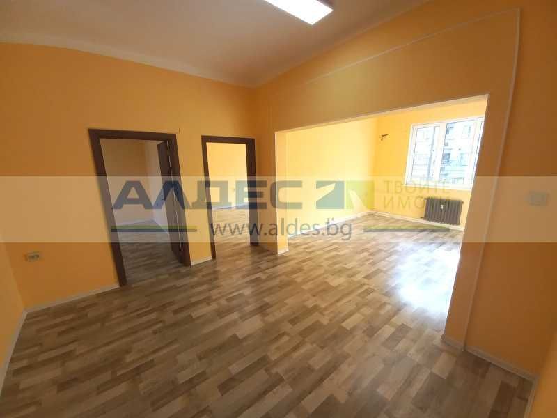 Дава се под наем Офис в София, Център - 108 кв.м за 950 € - Снимка #1