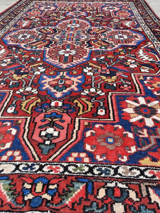 Covor persan Bakhtiari, realizat manual
