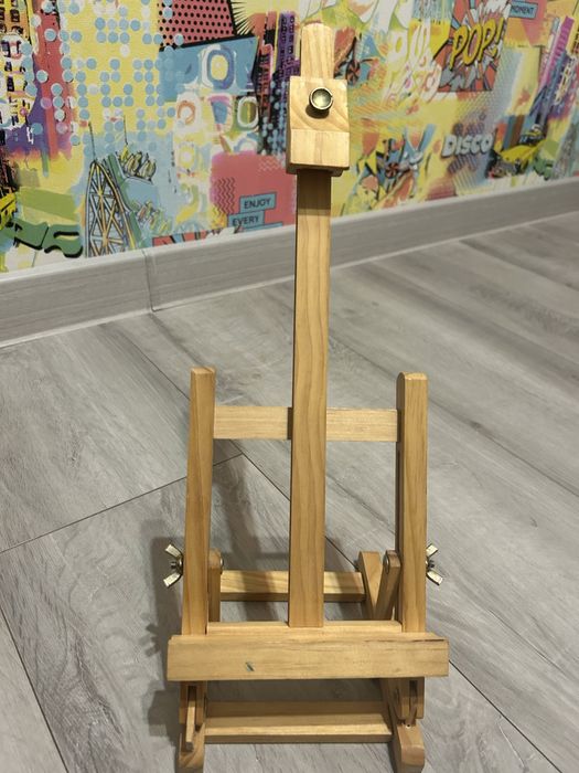 Продам мольберт в хорошем состоянии