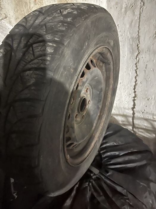 2 cauciucuri iarna cu janta inclus 195/55/16 (WV, Skoda, Audi)