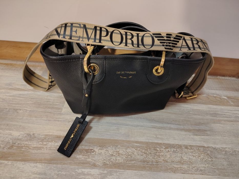 Armani -дамска чанта-намалена за черен петък!