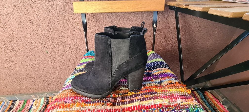 Ghetute / botine Bershka 36