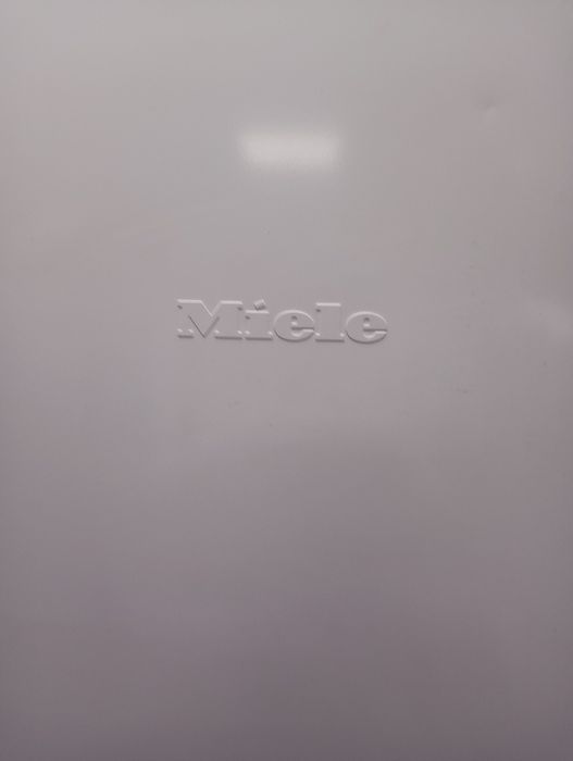 Комбиниран хладилник с фризер Миеле Miele 2 години гаранция!