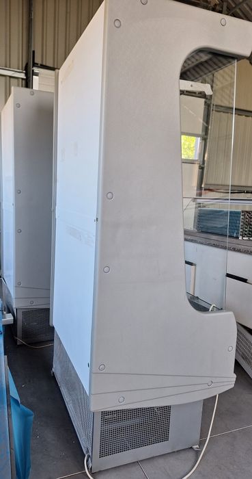 Vitrina frigorifica cu perdea