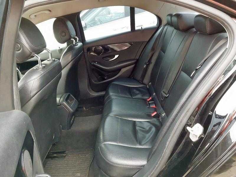 Dezmembrez mercedes 220  2015