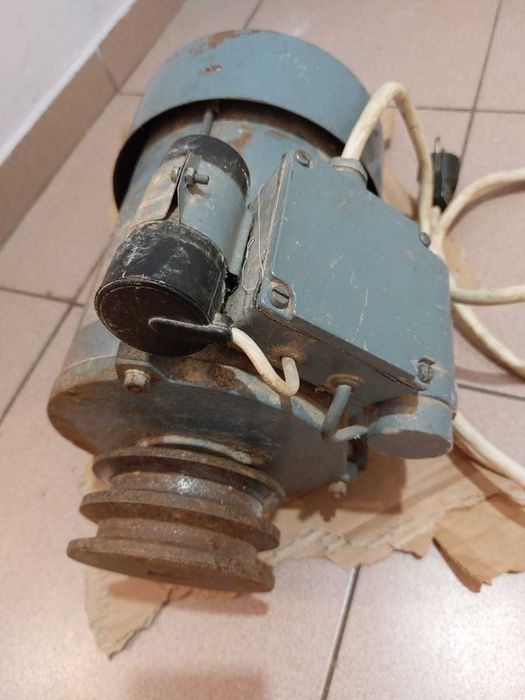 Фуражомелка с двигател Елма Троян 2,2 kW